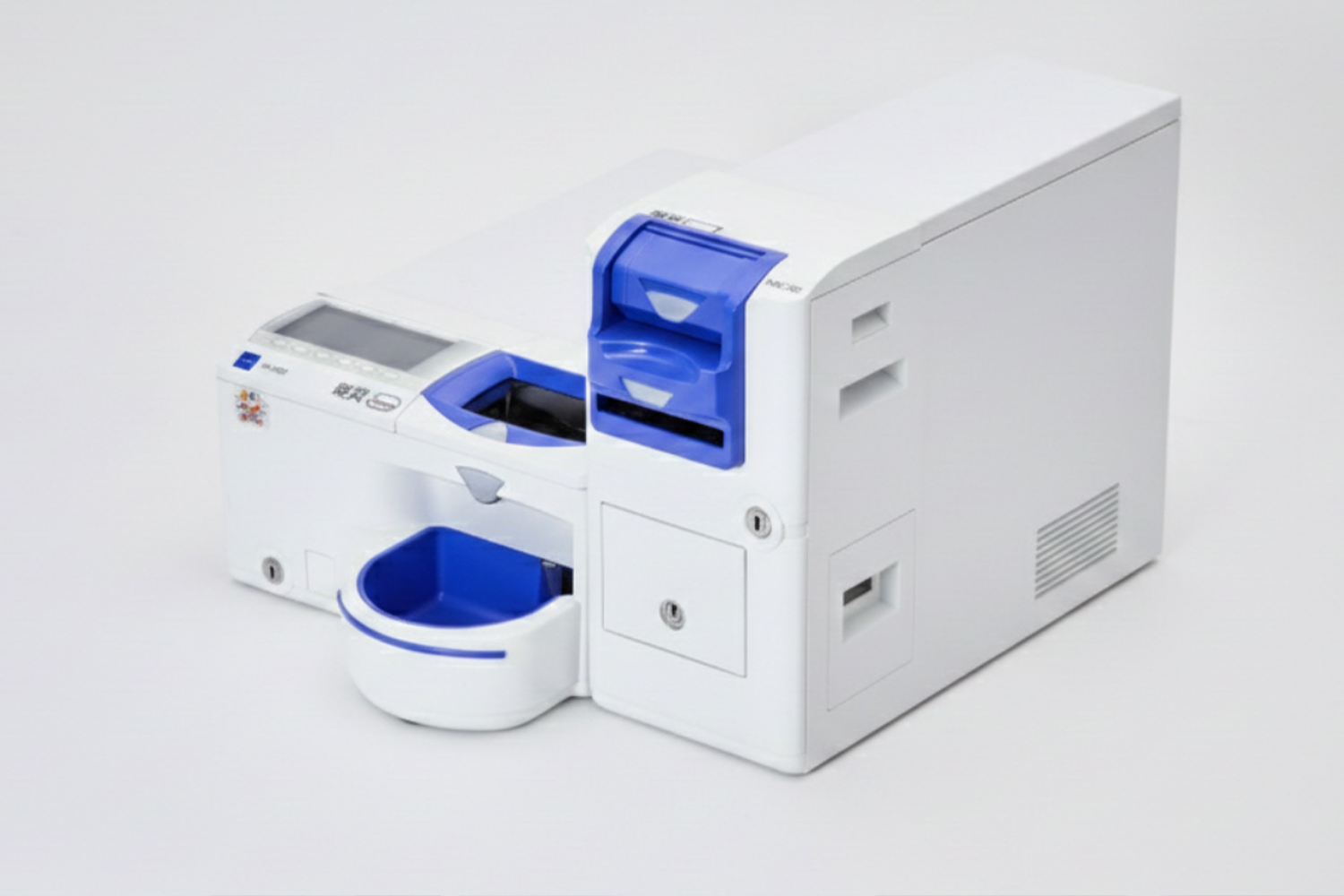 お客さまの使いやすさを重視した、スリムなコンパクトモデル。